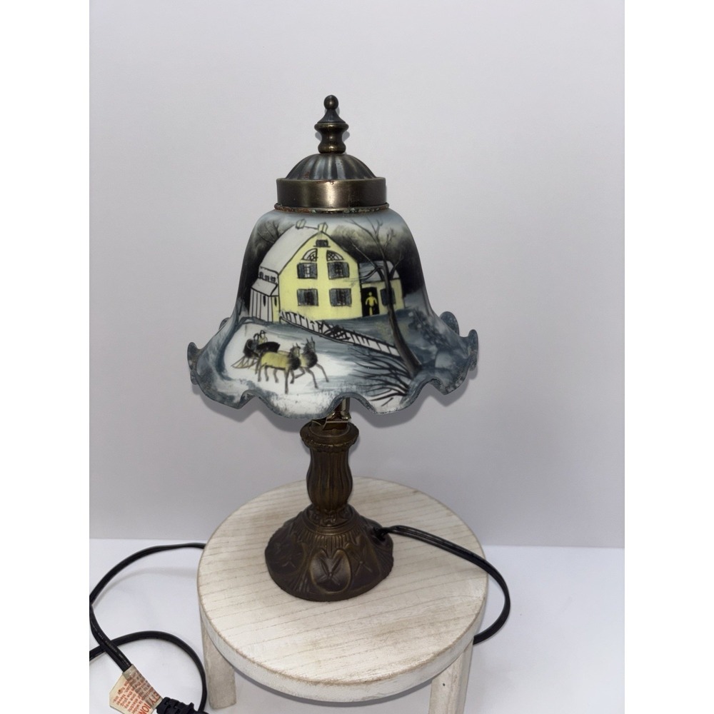 Vintage Currier and Ives Winter Scene Lamp From New York Museum Collection‎ 2002